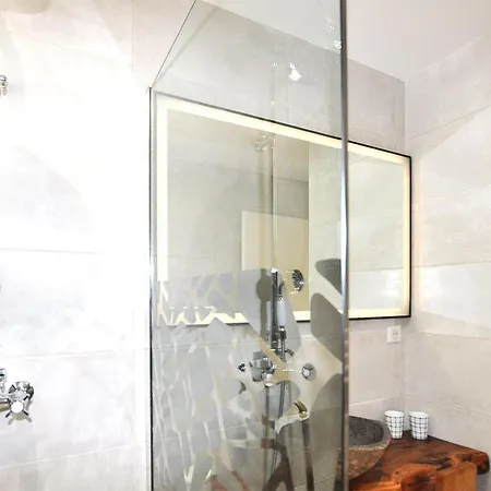 Lovely In * Angoustrine